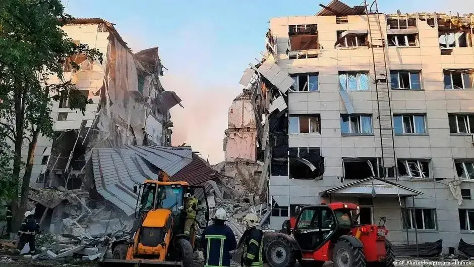 Ukrainian Drone Strike in Luhansk Leaves 10 Dead