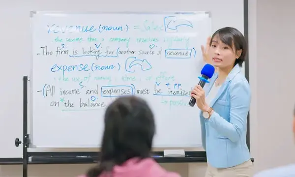 Debate Over English Education Intensifies in China Amid Economic and Technological Shifts