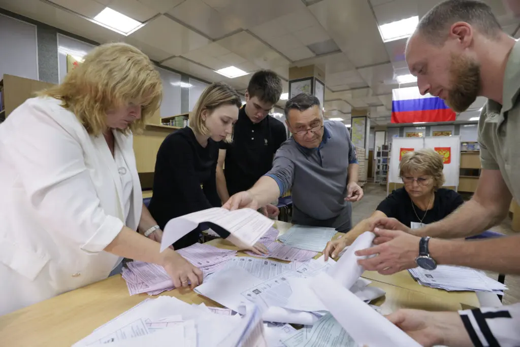 Russia Concludes Wartime Parliamentary Vote Amid Kremlin Control